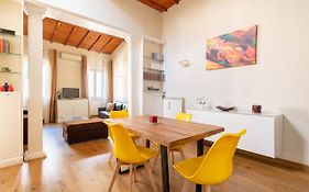 Modern, Bright Near Boboli Gardens & Santo Spirito - Homeunity